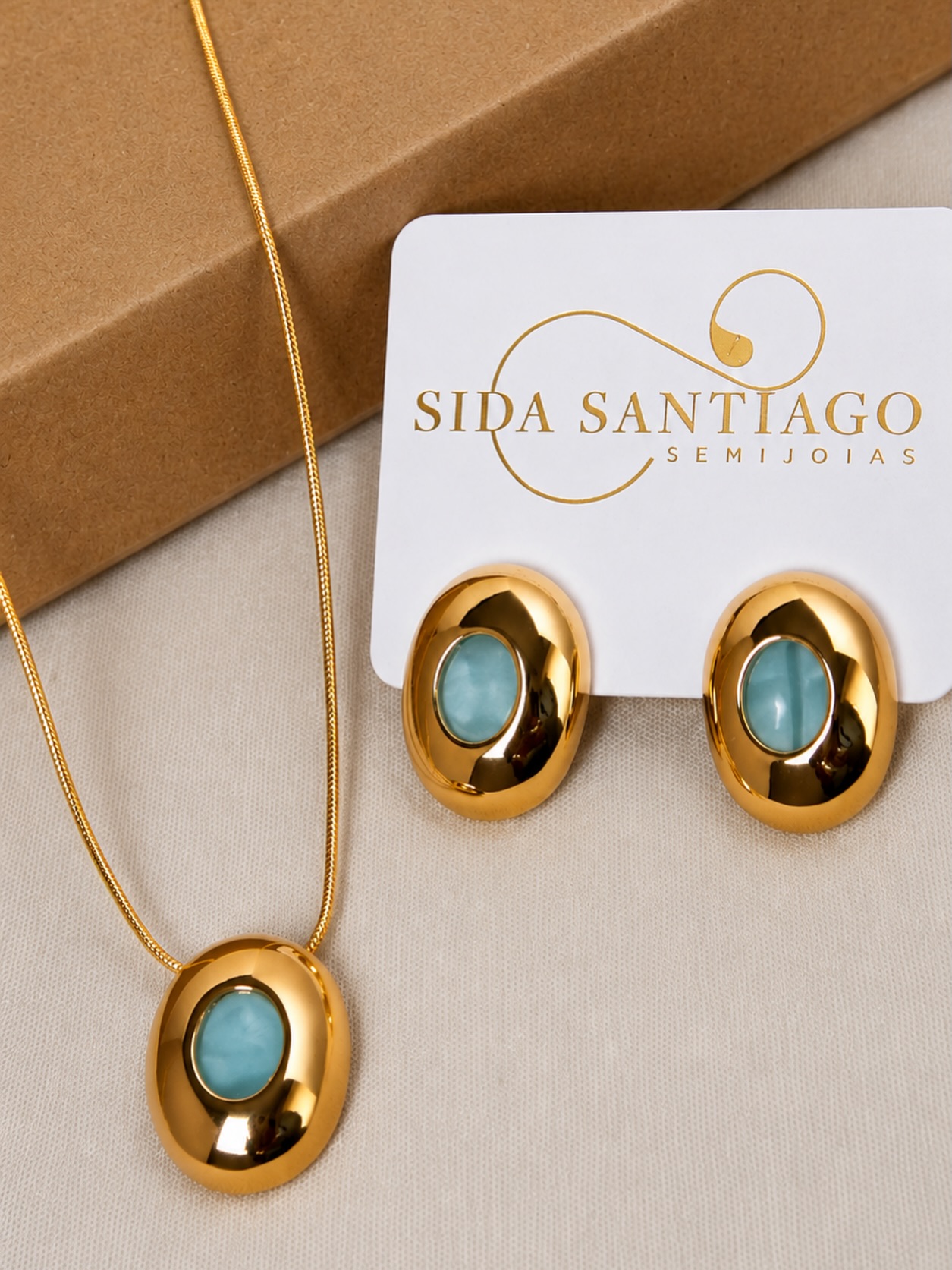 Cristal de semijoia é antialérgico? — Sida Santiago Semijoias